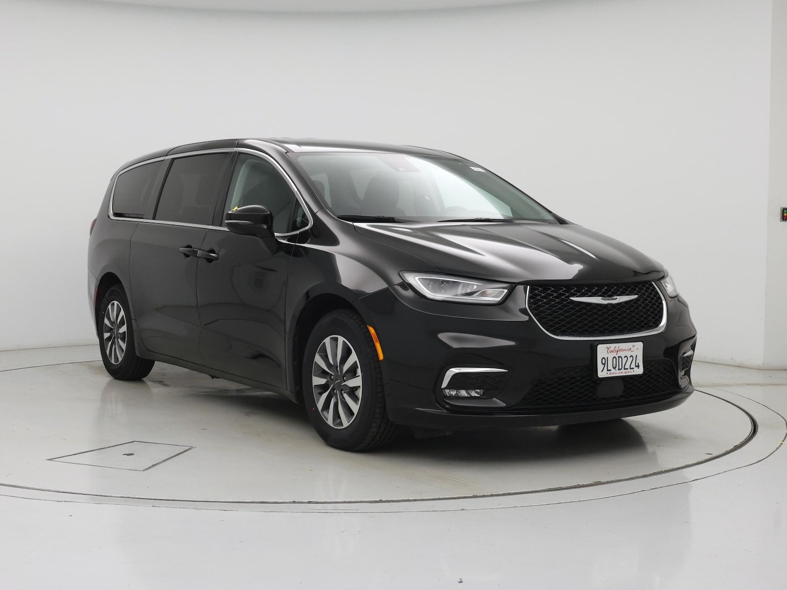 chrysler pacifica phev 2024 2C4RC1S79RR150173 image chrysler pacifica phev 2024 2C4RC1S79RR150173 image